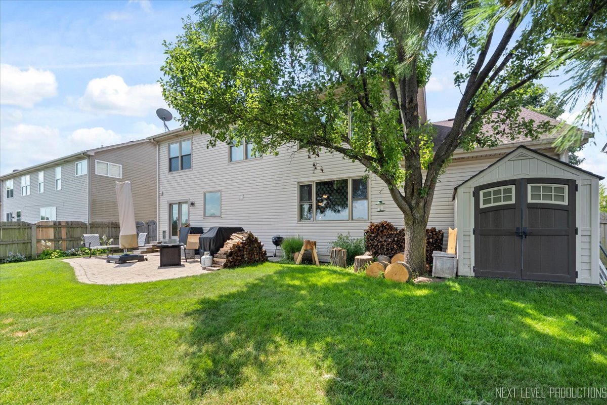 209 Somerset Drive, Sugar Grove, IL 60554