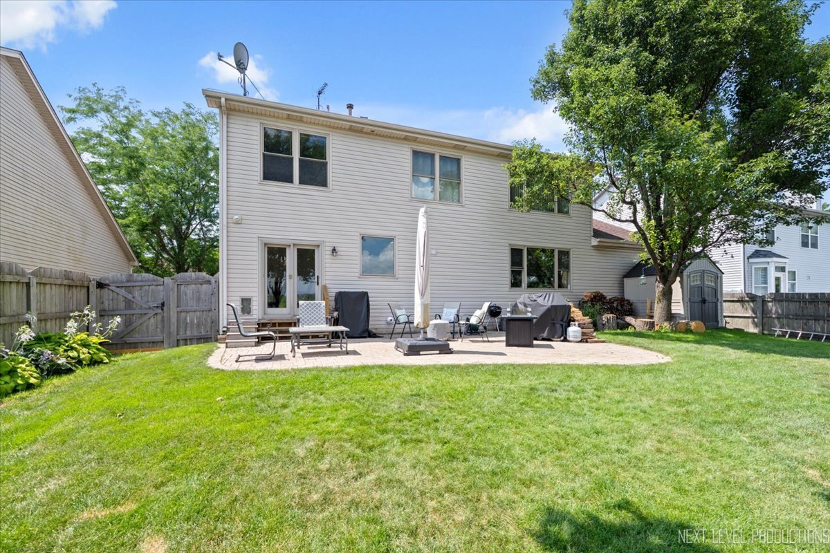 209 Somerset Drive, Sugar Grove, IL 60554