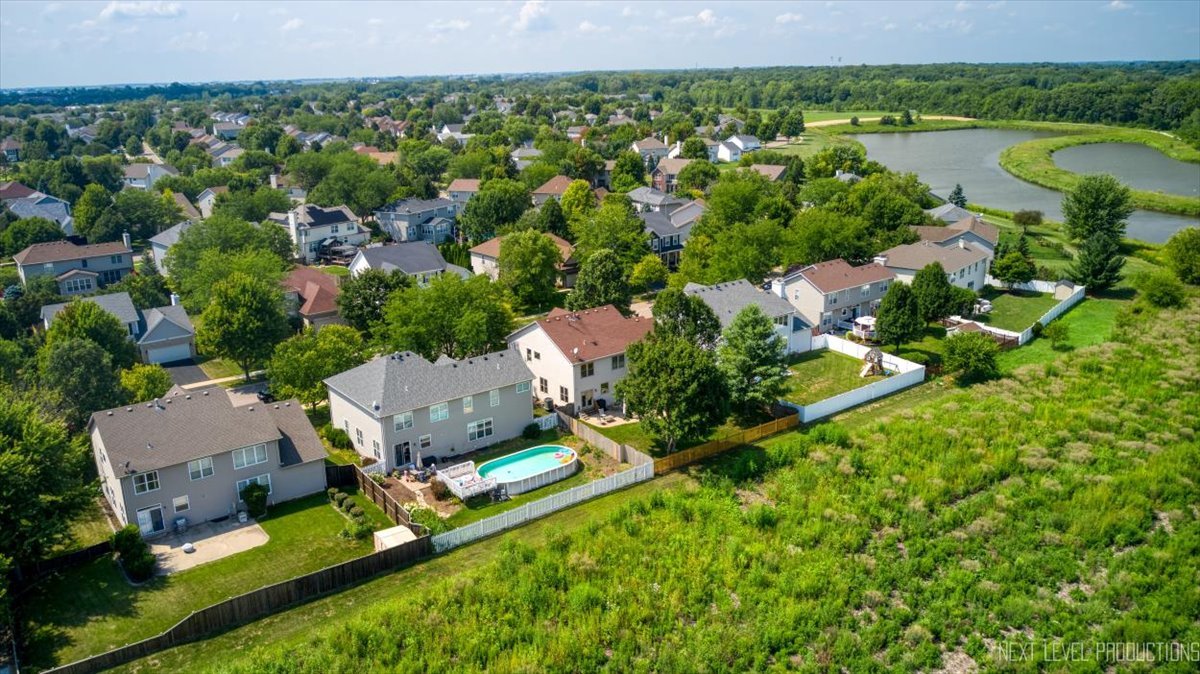 209 Somerset Drive, Sugar Grove, IL 60554