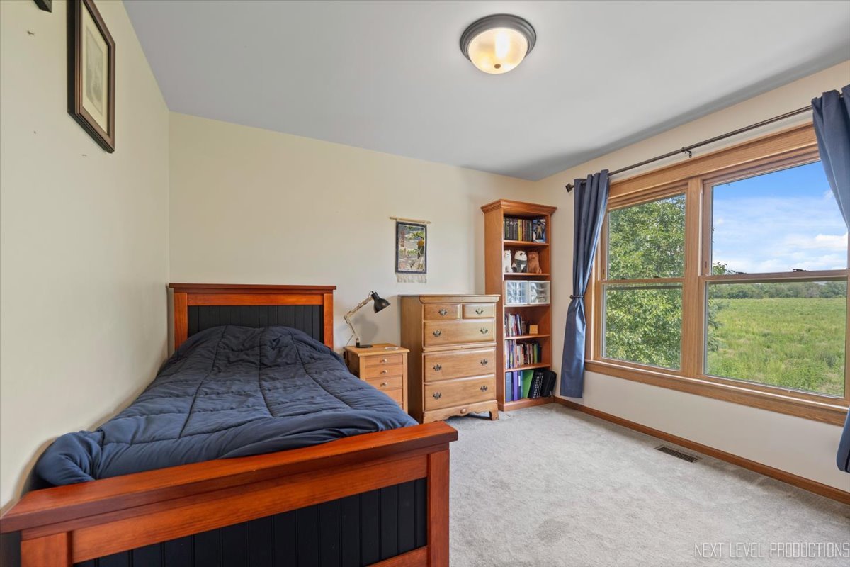 209 Somerset Drive, Sugar Grove, IL 60554