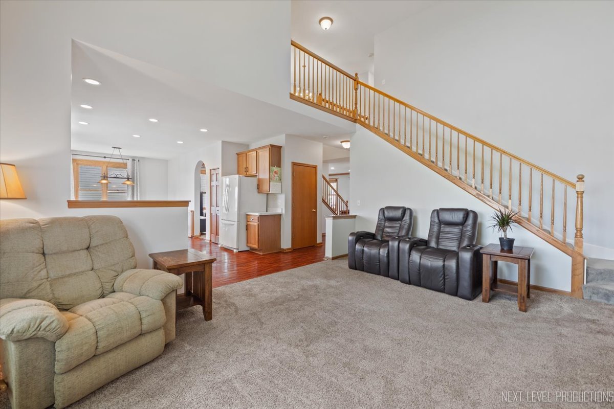 209 Somerset Drive, Sugar Grove, IL 60554