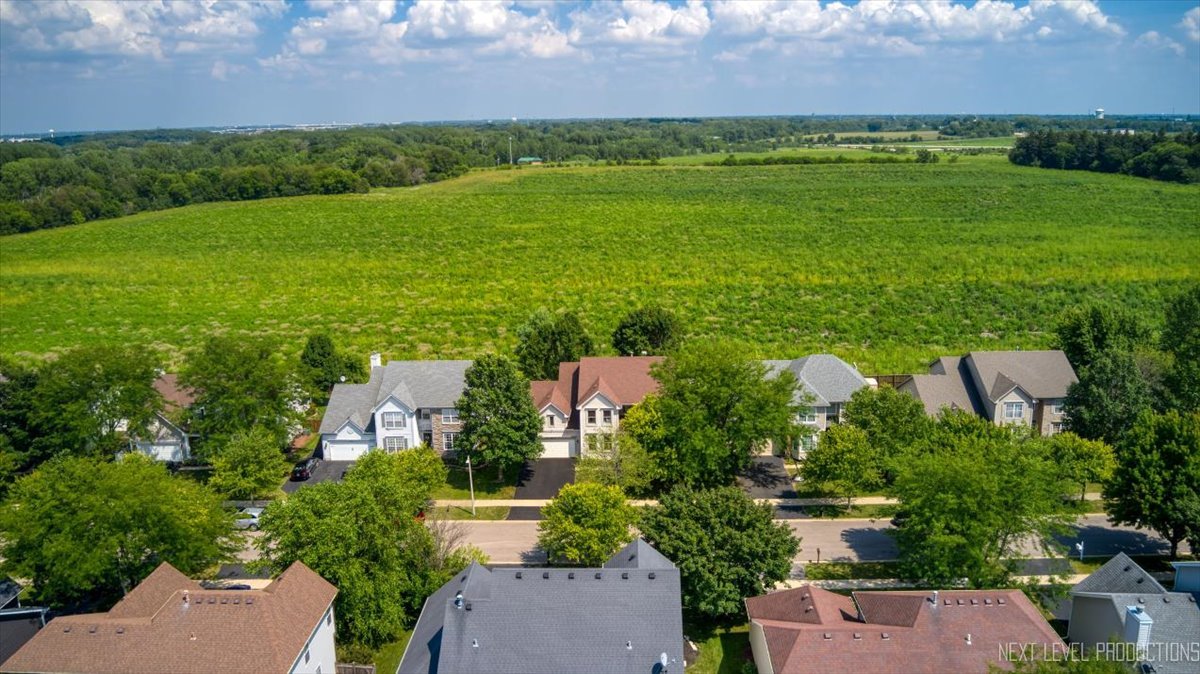 209 Somerset Drive, Sugar Grove, IL 60554
