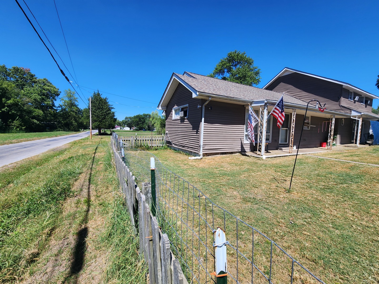 302 N Illinois Avenue, West Frankfort, IL 62896