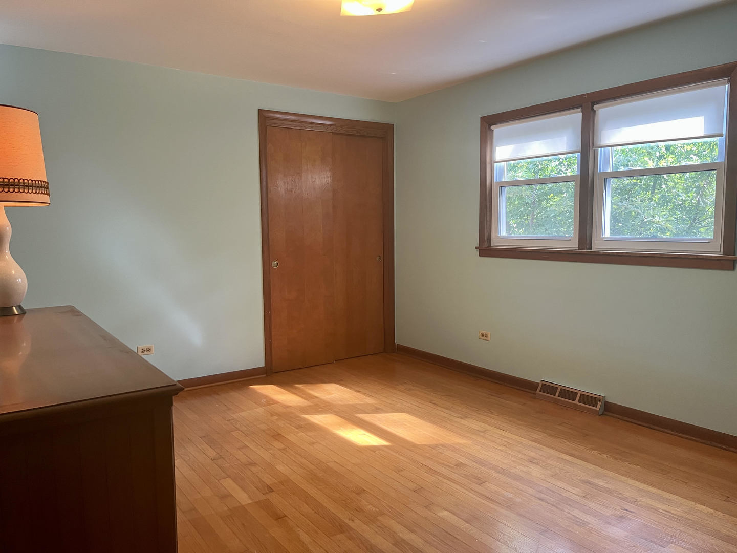 5733 W 83rd Place, Burbank, IL 60459