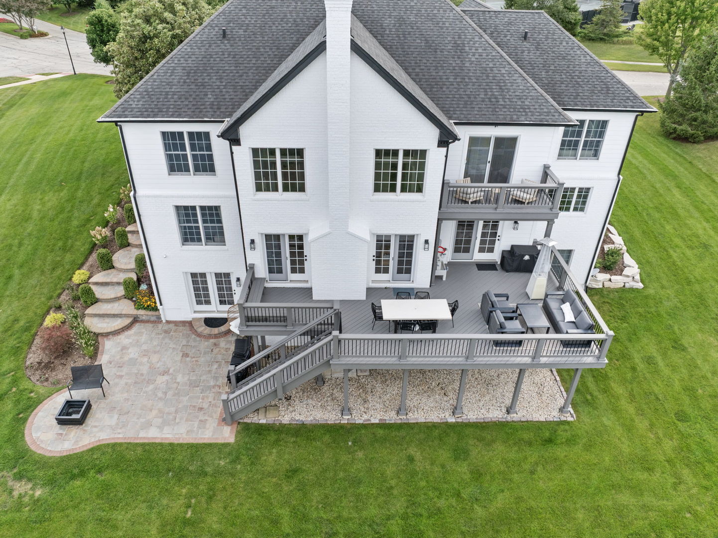 4 Tournament Drive, Hawthorn Woods, IL 60047