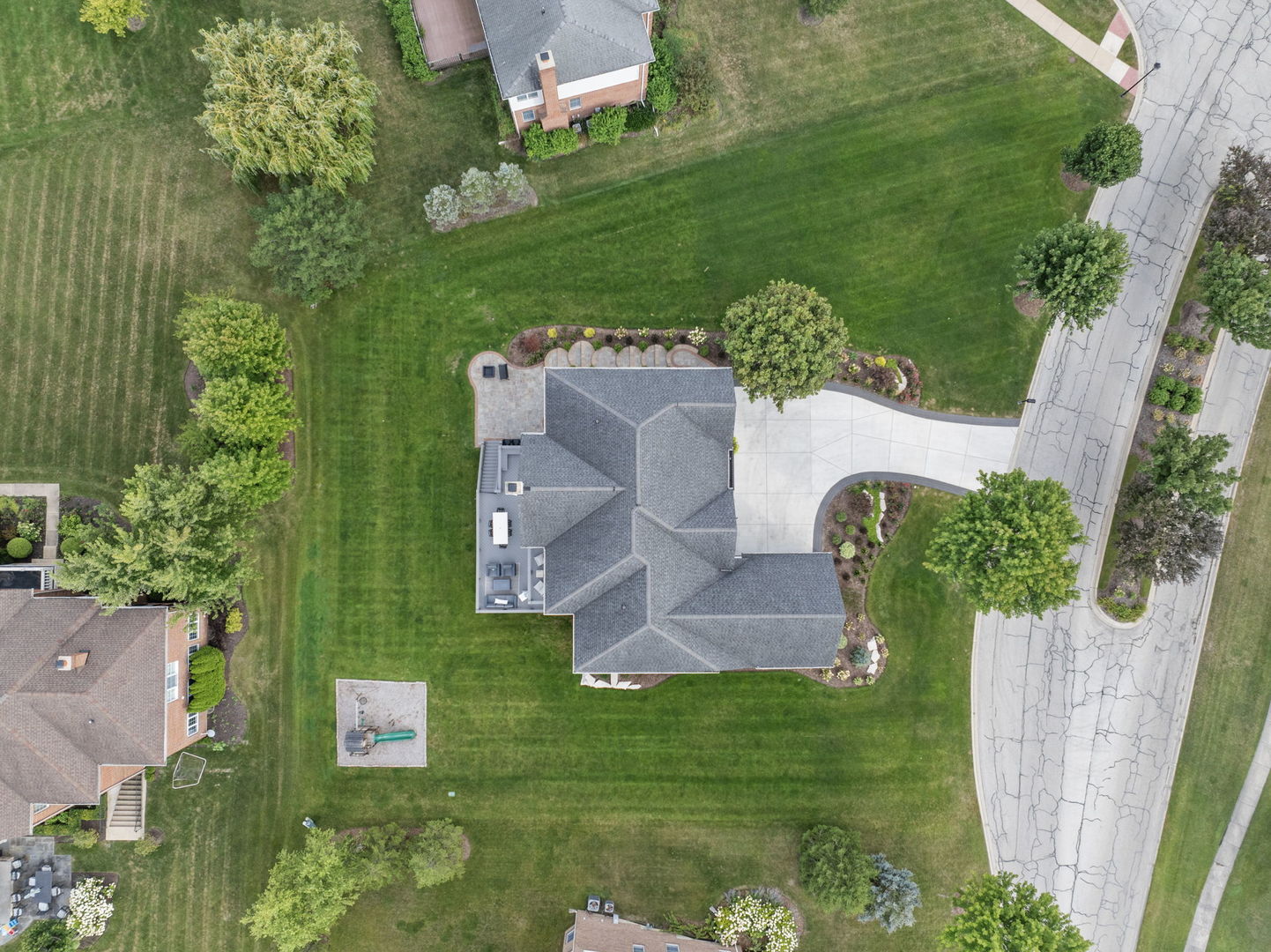 4 Tournament Drive, Hawthorn Woods, IL 60047