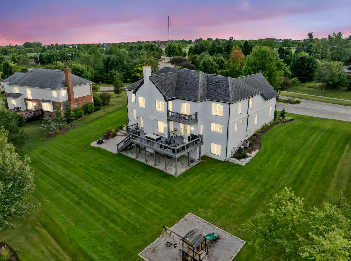 4 Tournament Drive, Hawthorn Woods, IL 60047