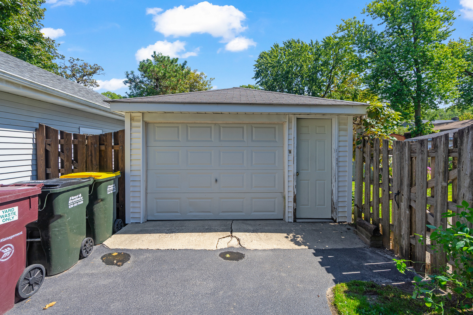 305 Schwab Street, Thornton, IL 60476