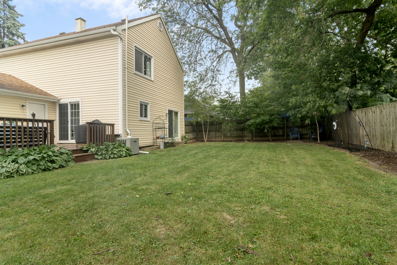 221 Oakdale Avenue, Mundelein, IL 60060