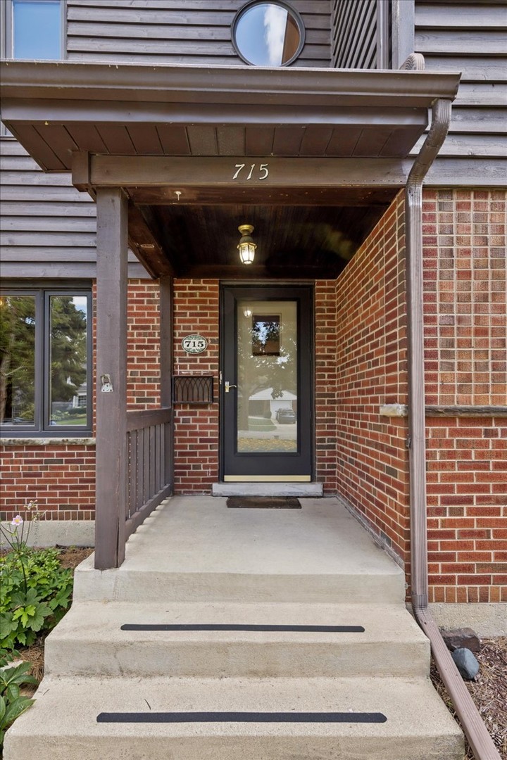715 S Catherine Avenue, La Grange, IL 60525