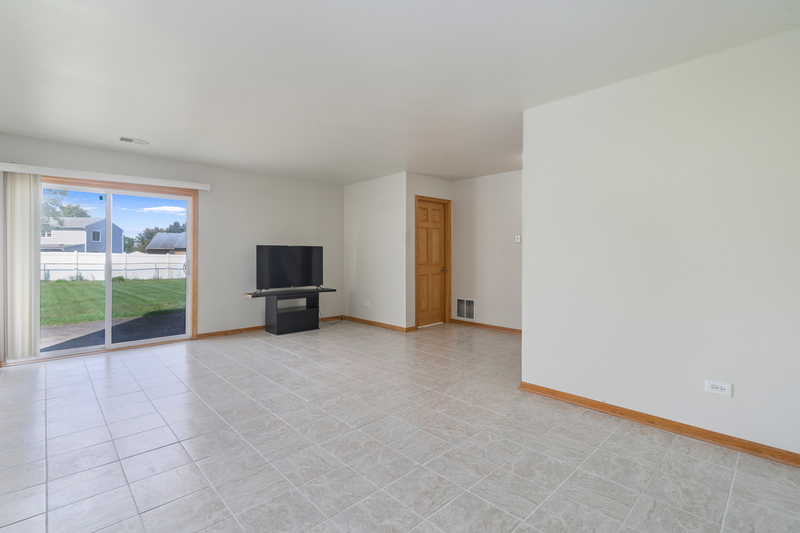 7746 W North Avenue, Frankfort, IL 60423