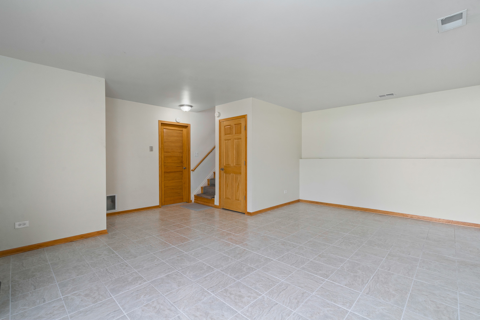 7746 W North Avenue, Frankfort, IL 60423