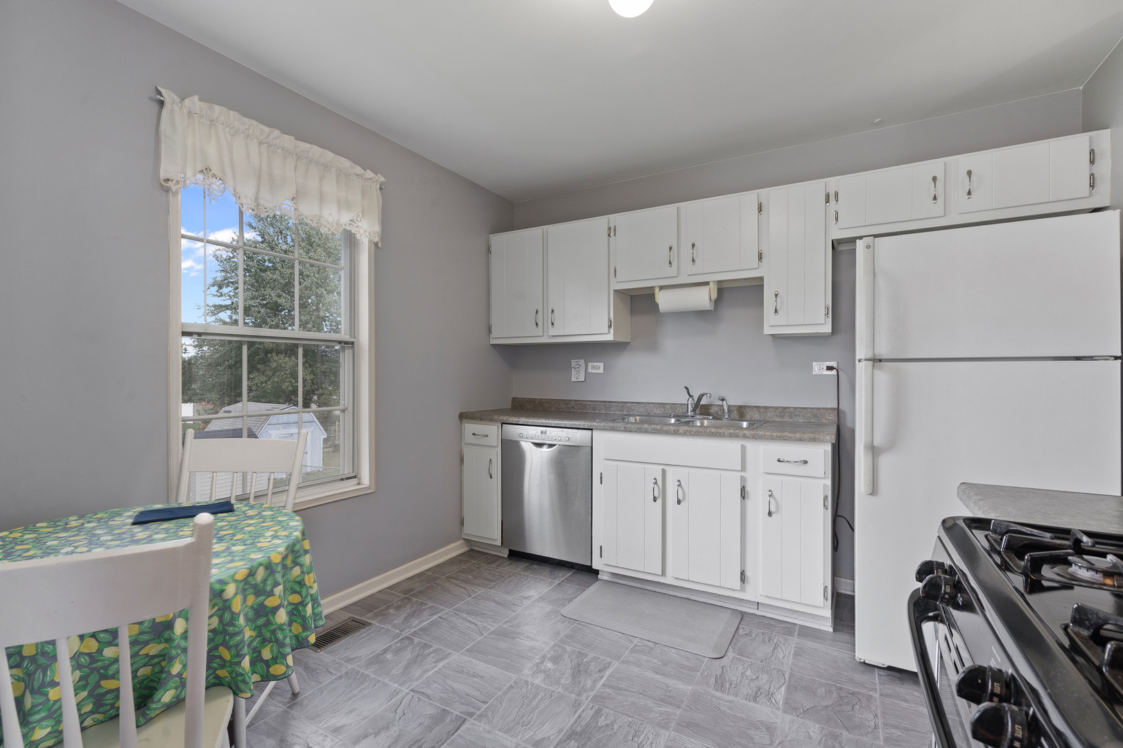 7746 W North Avenue, Frankfort, IL 60423