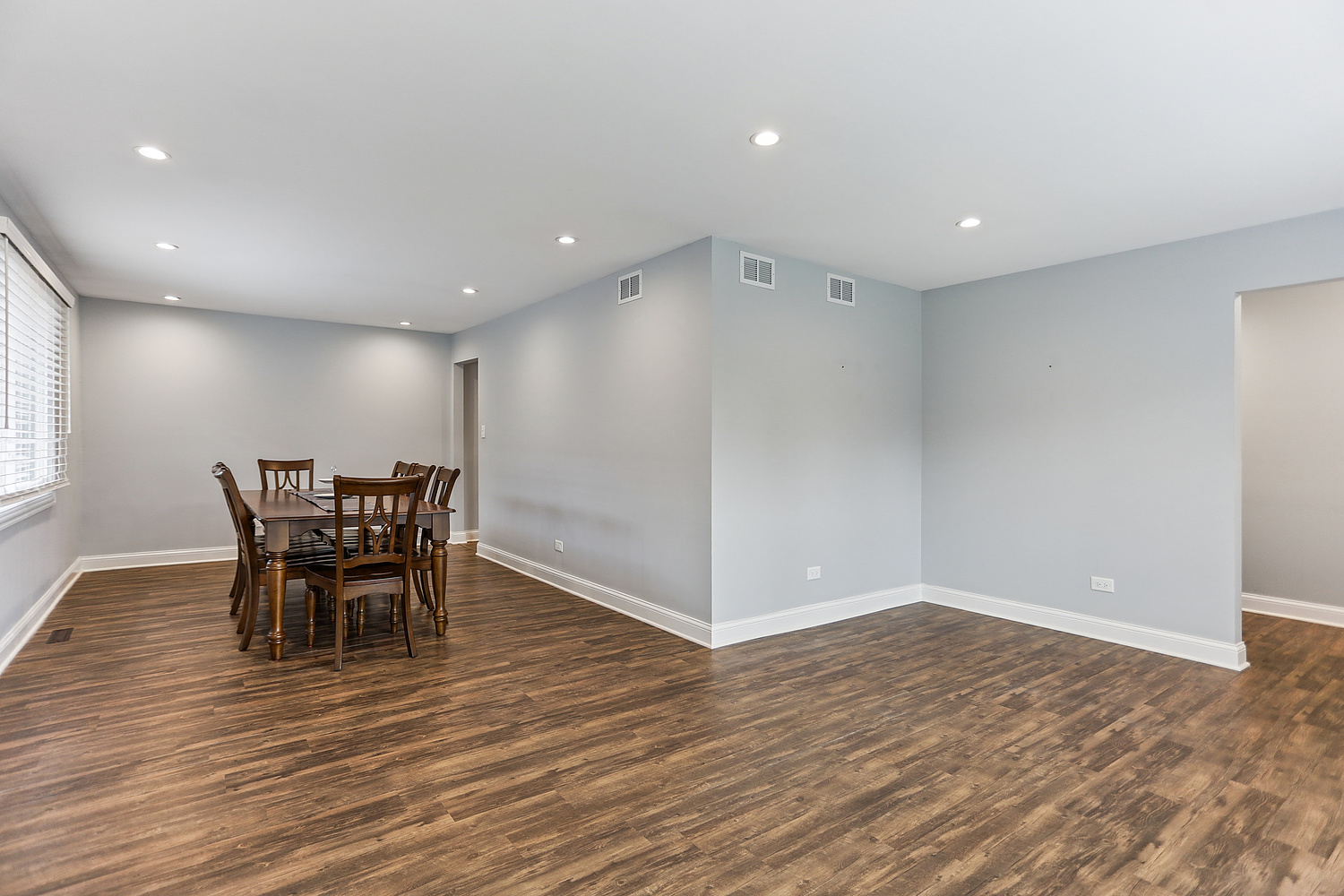 5218 Laramie Court, Oak Forest, IL 60452