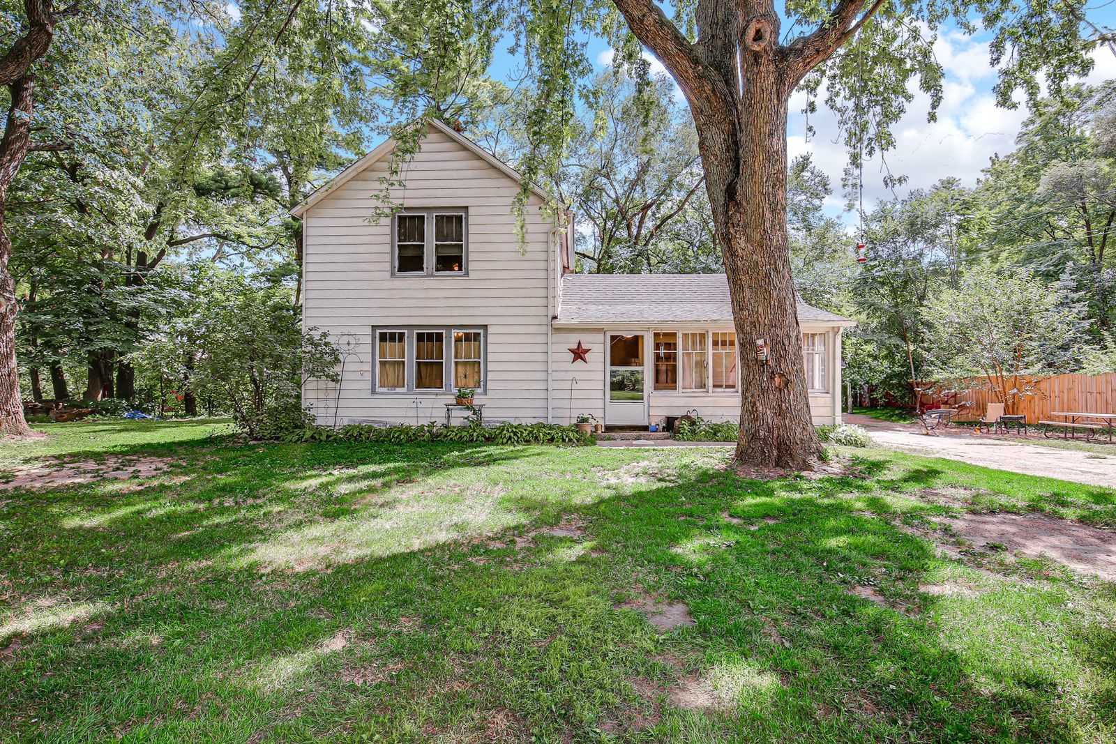 2201 Thornton Lansing Road, Lansing, IL 60438