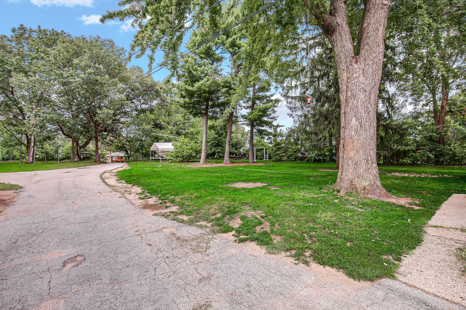 2201 Thornton Lansing Road, Lansing, IL 60438