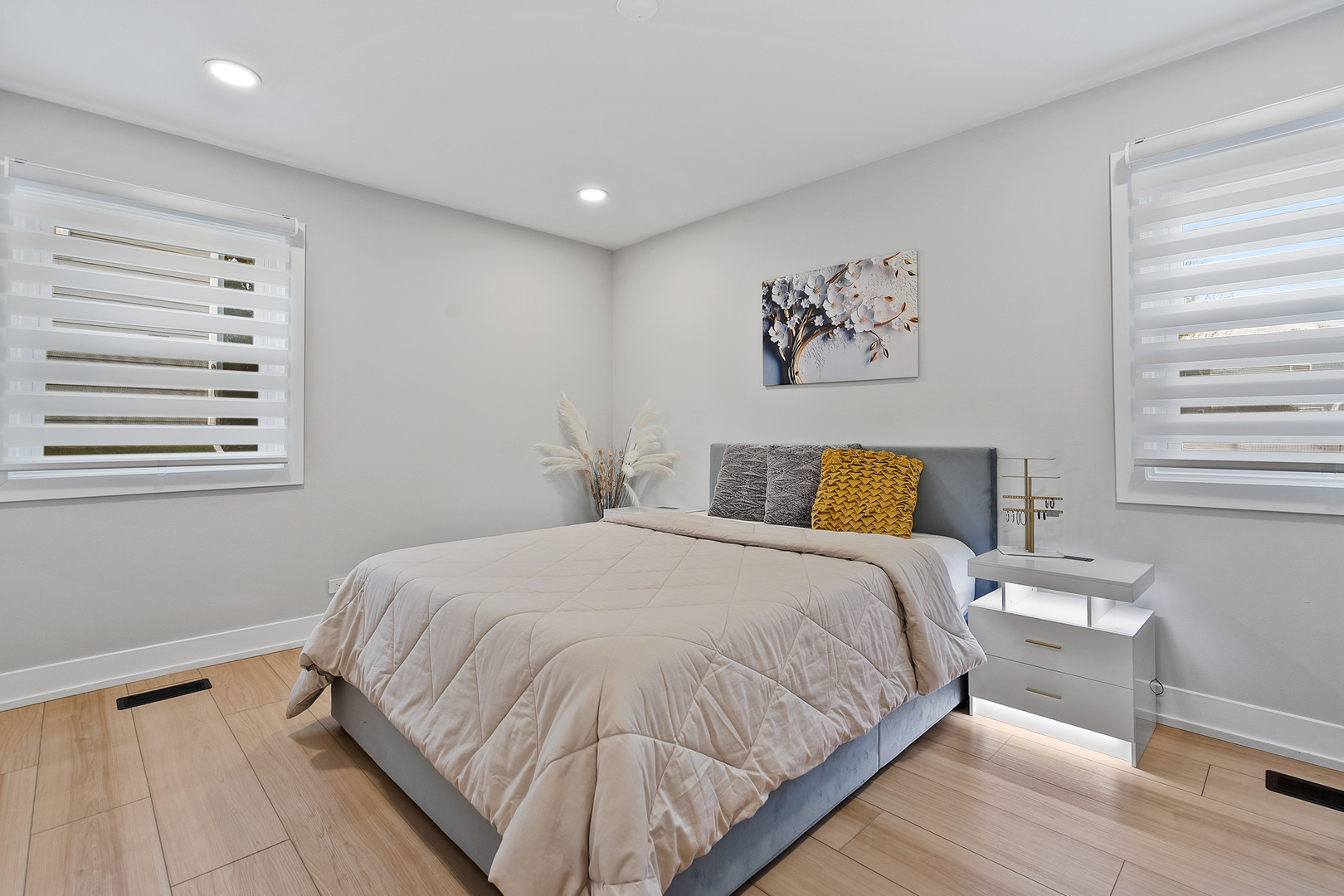 421 N Braintree Drive, Schaumburg, IL 60194