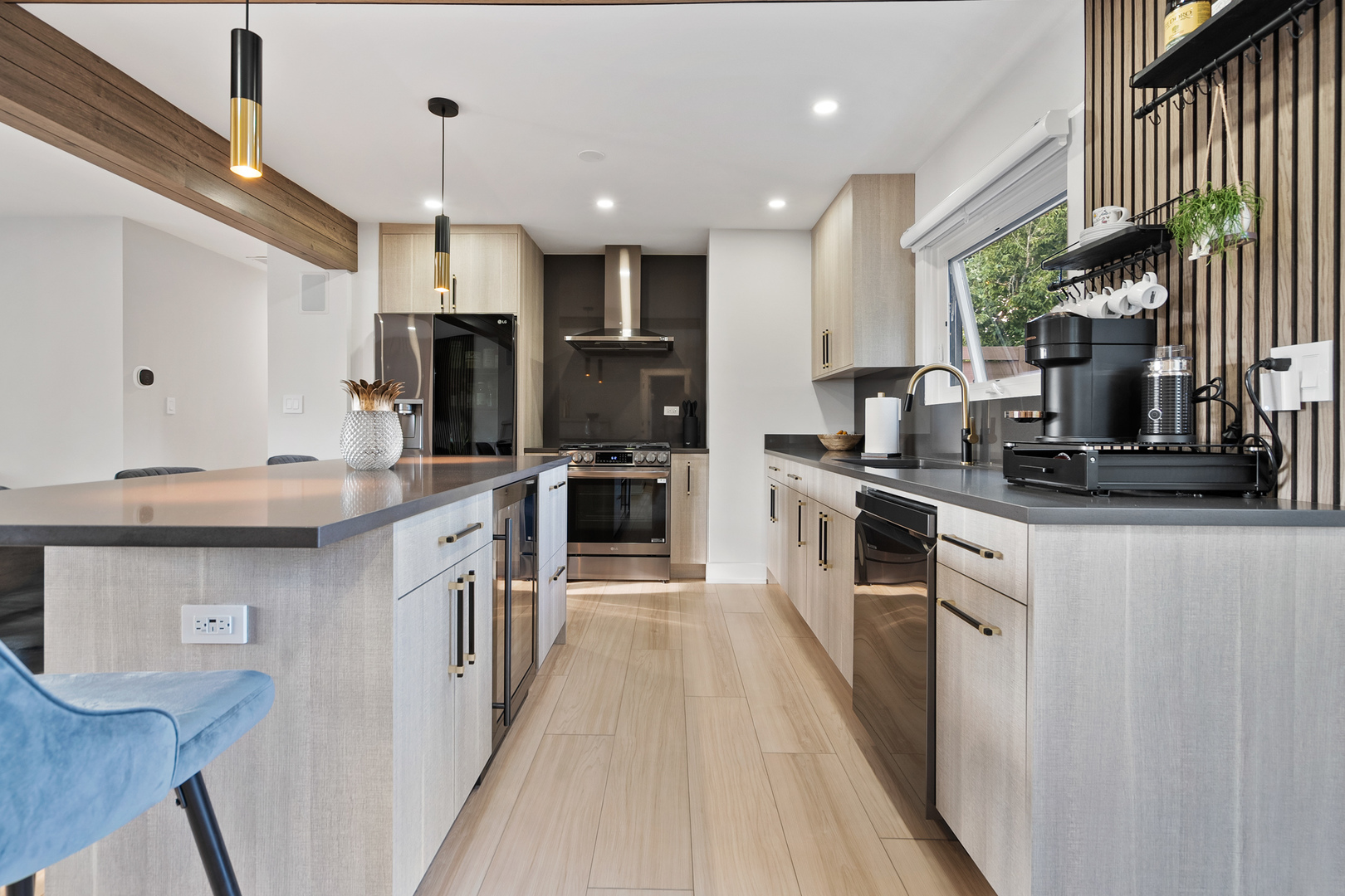 421 N Braintree Drive, Schaumburg, IL 60194