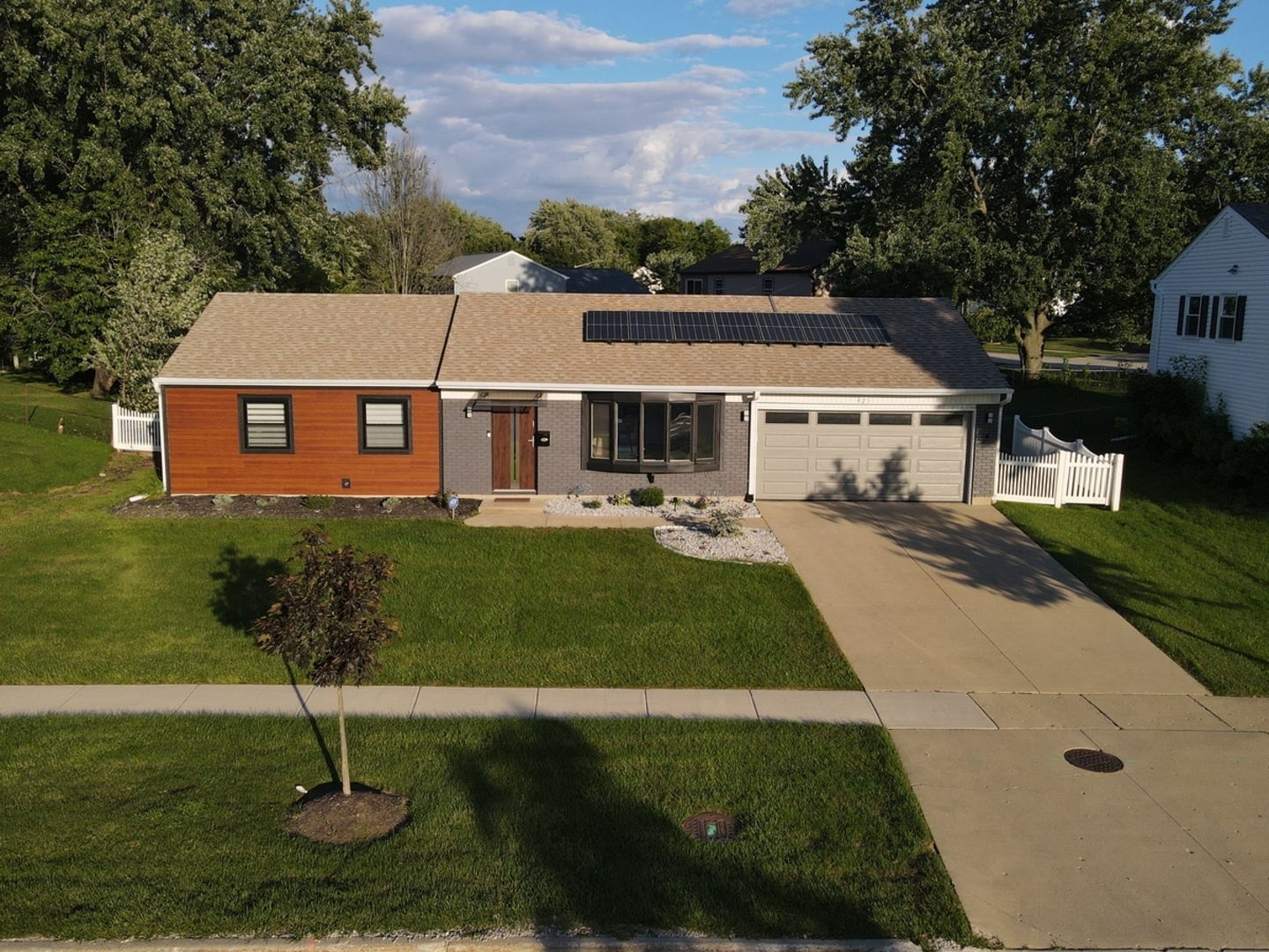 421 N Braintree Drive, Schaumburg, IL 60194