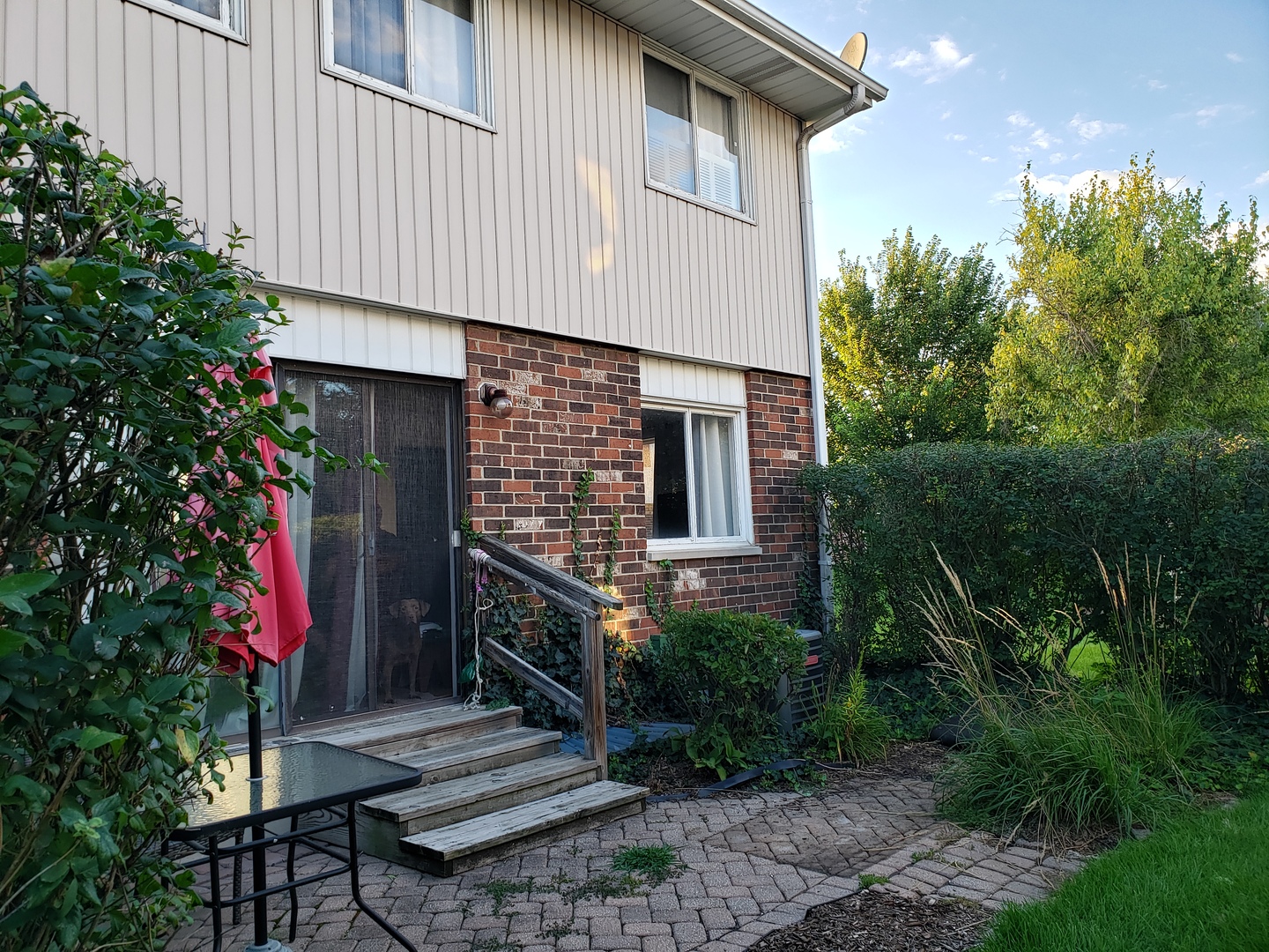 1643 Castbourne Court, Wheaton, IL 60189