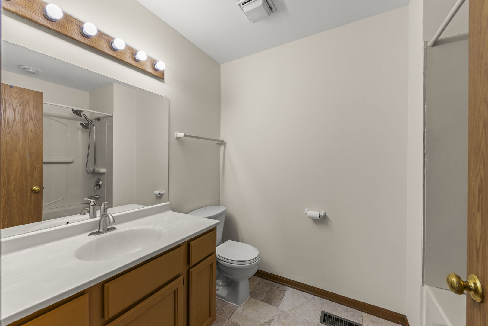 300 Starling Court #A, Bloomingdale, IL 60108