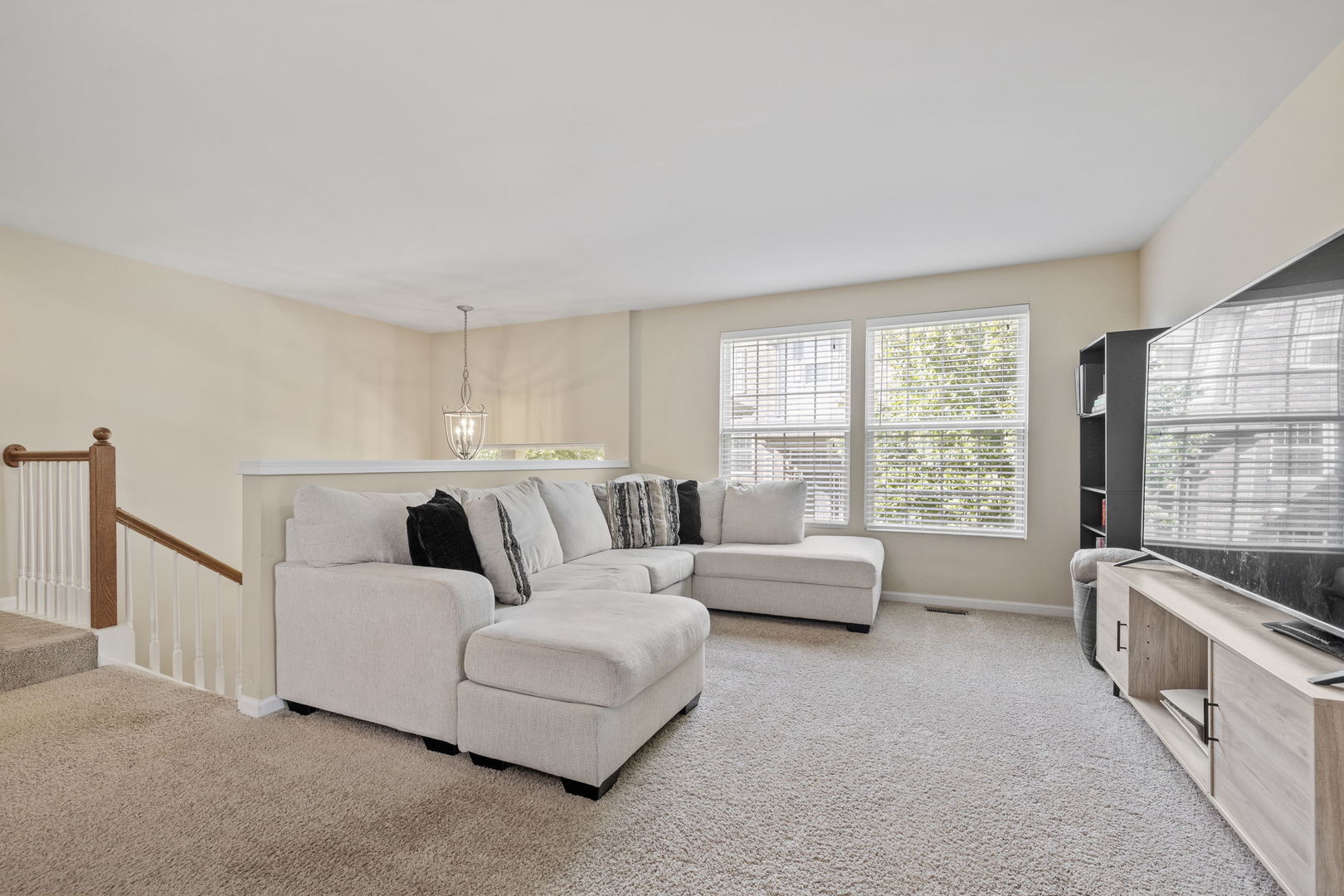 254 Devoe Drive, Oswego, IL 60543