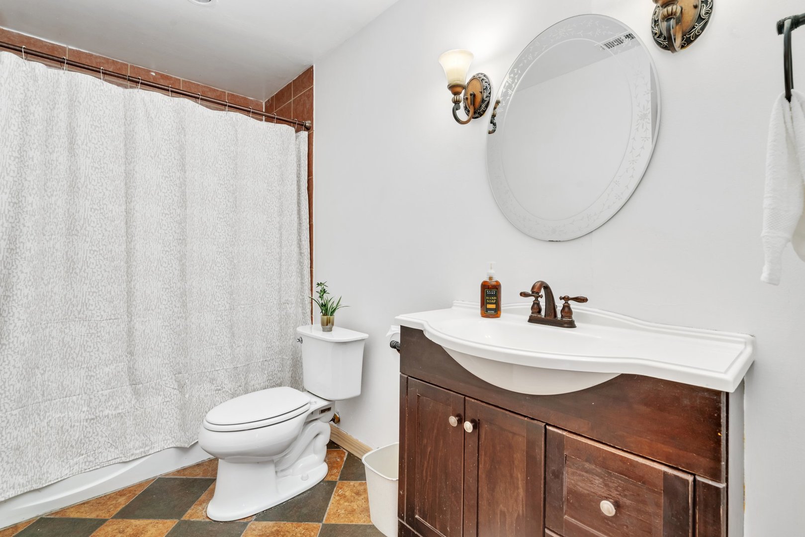 2310 S Canal Street #212, Chicago, IL 60616
