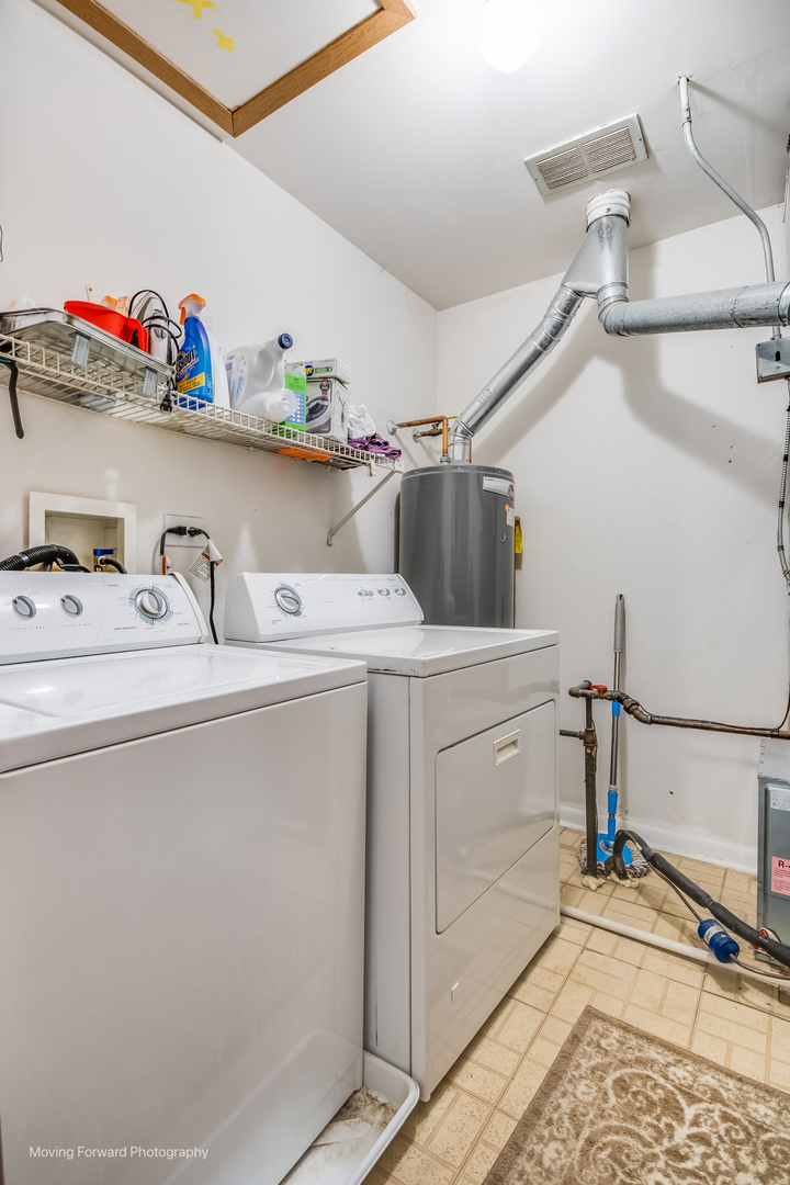 1490 W Jefferson Avenue #B, Naperville, IL 60540
