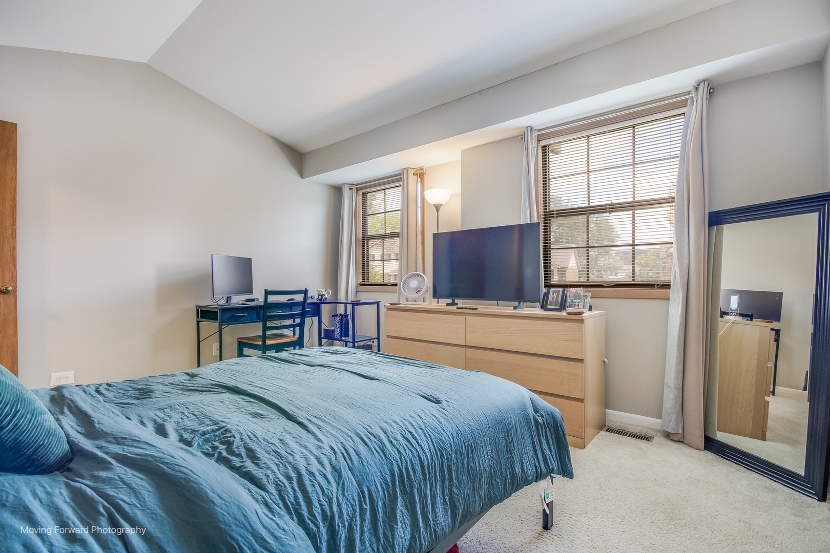 1490 W Jefferson Avenue #B, Naperville, IL 60540