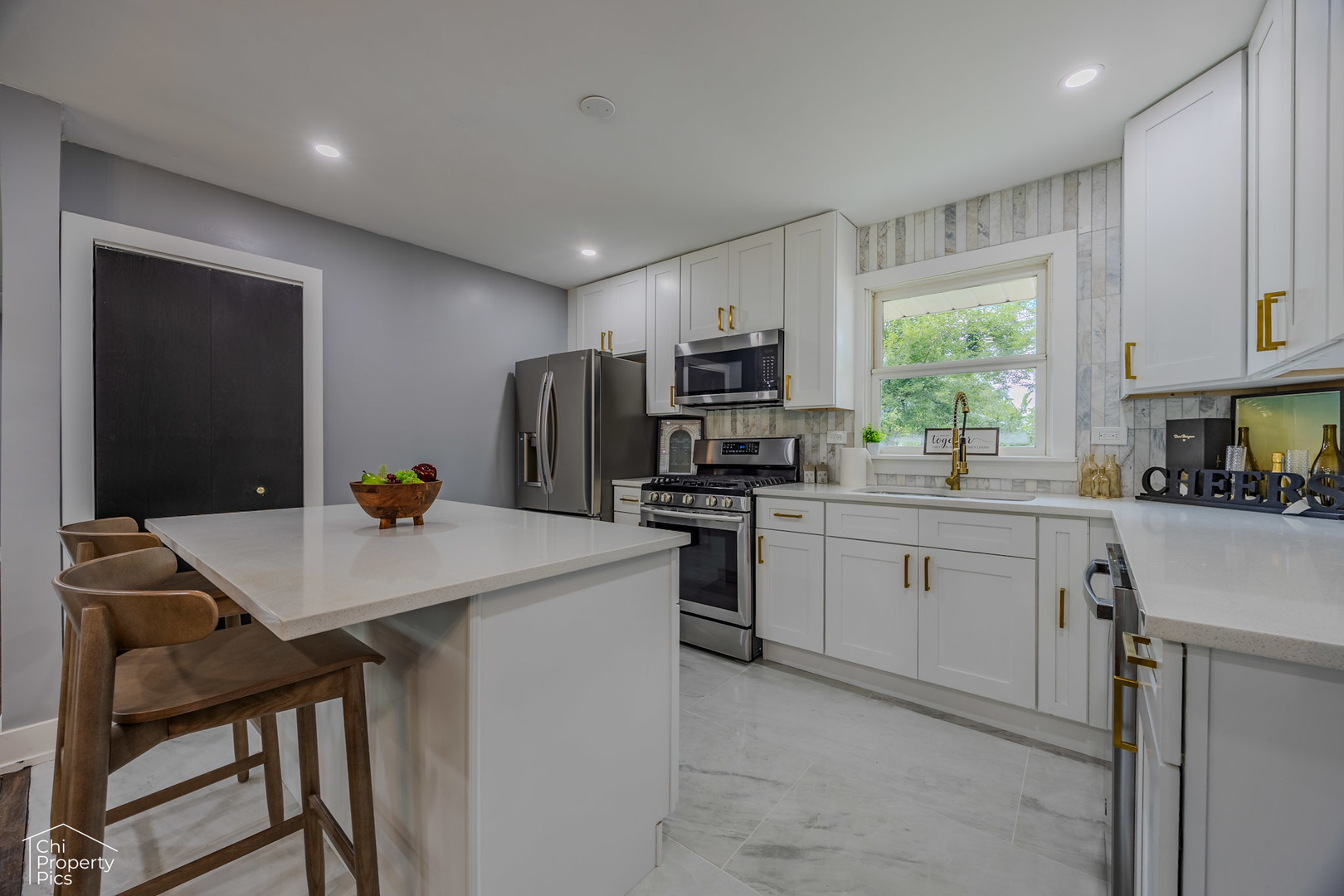 752 Rolling Drive, Lisle, IL 60532