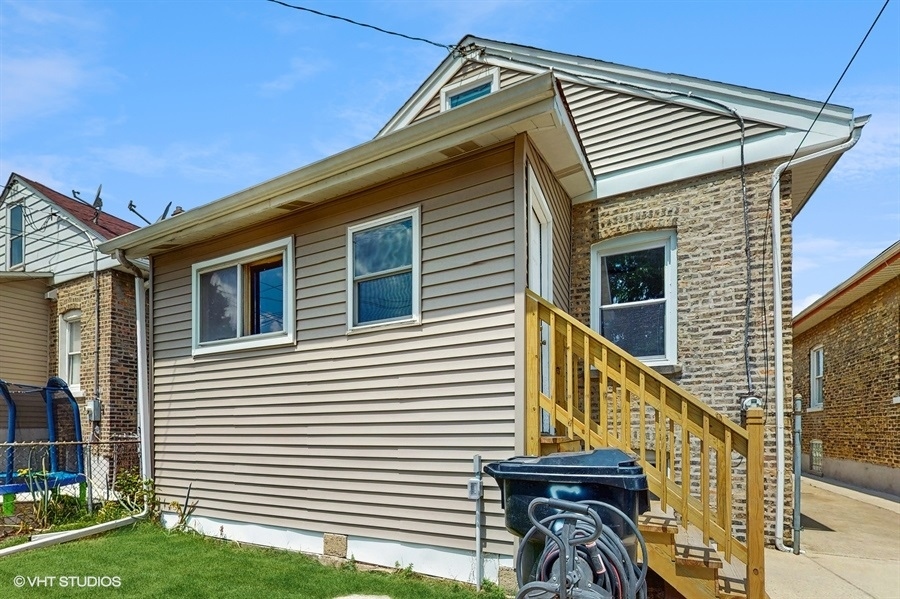5041 W Fletcher Street, Chicago, IL 60641