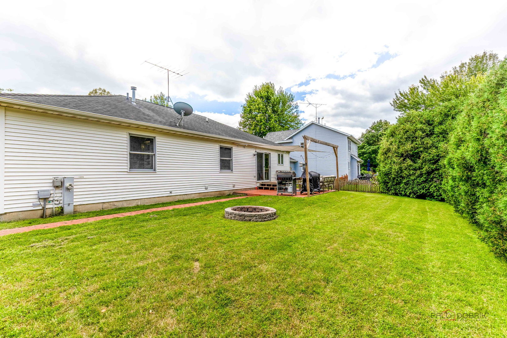 807 Aspen Way, Genoa, IL 60135