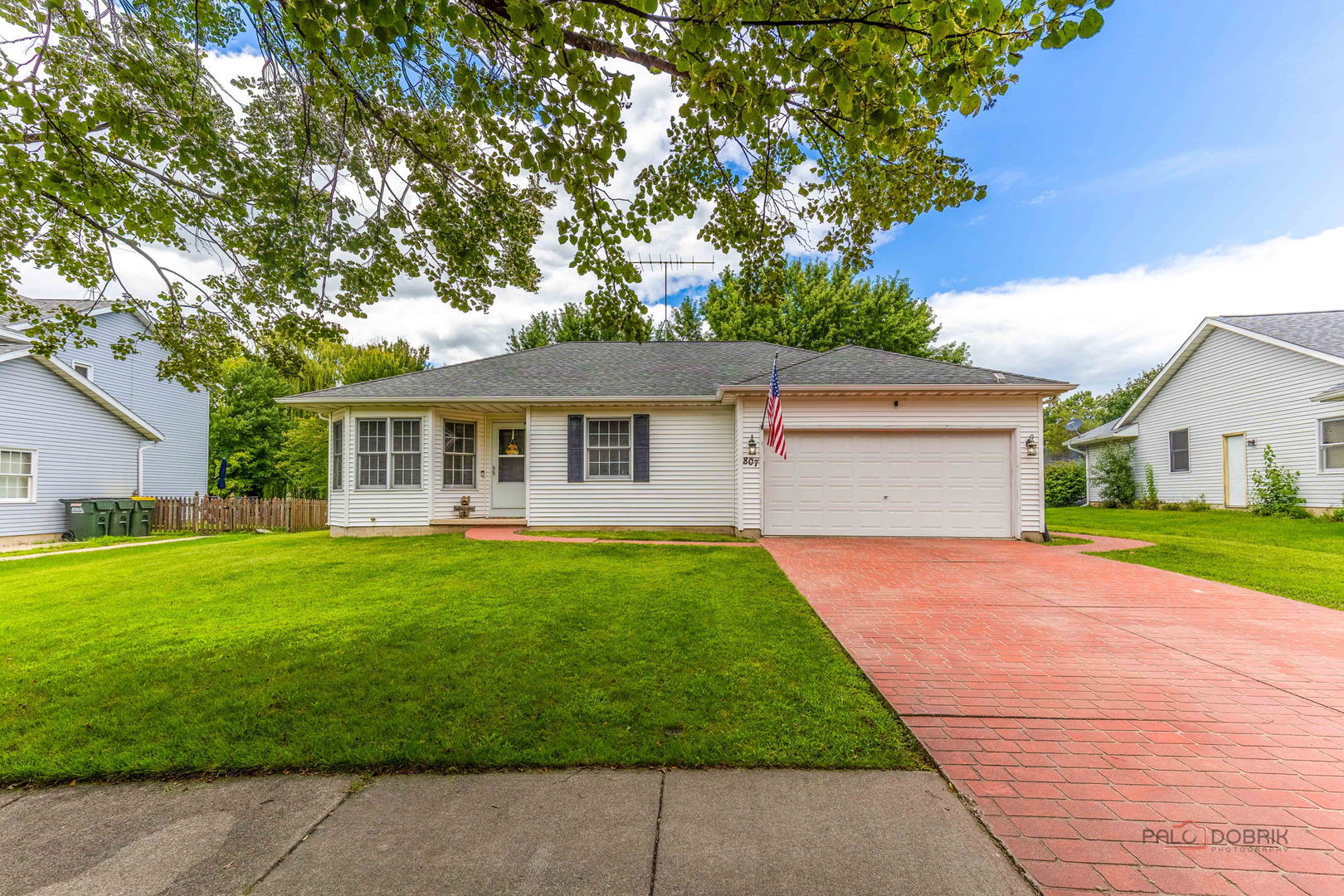 807 Aspen Way, Genoa, IL 60135