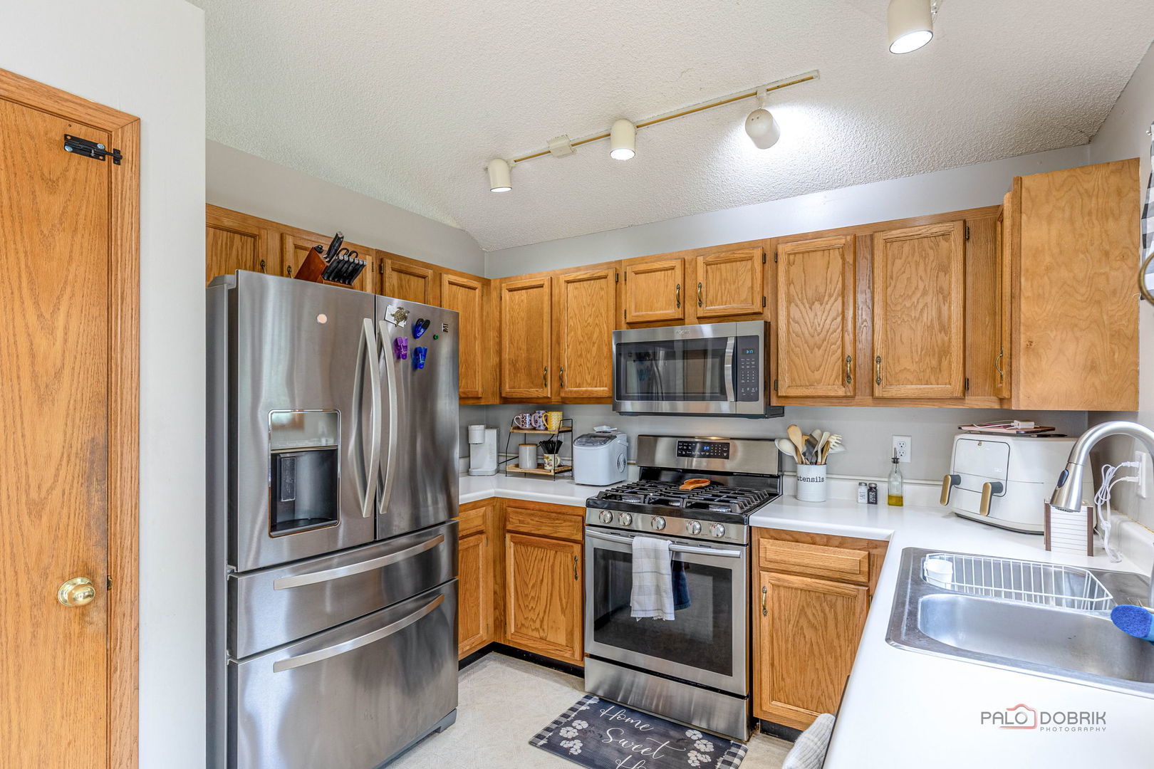 807 Aspen Way, Genoa, IL 60135