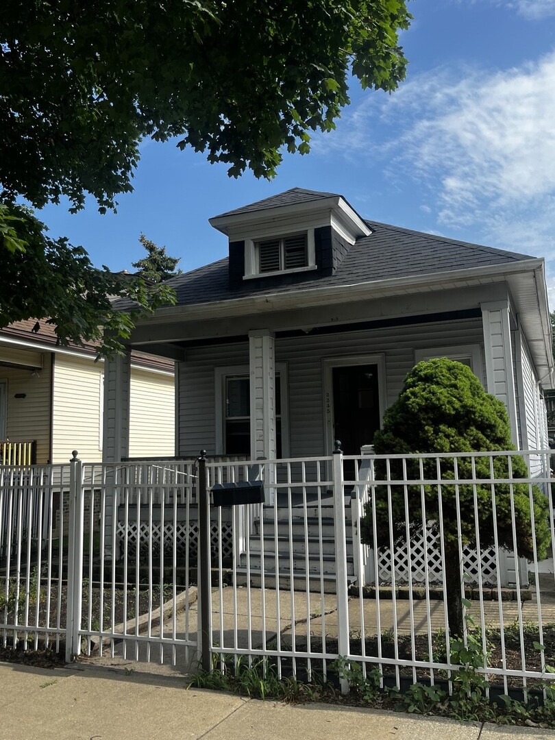 3345 W 61st Place, Chicago, IL 60629