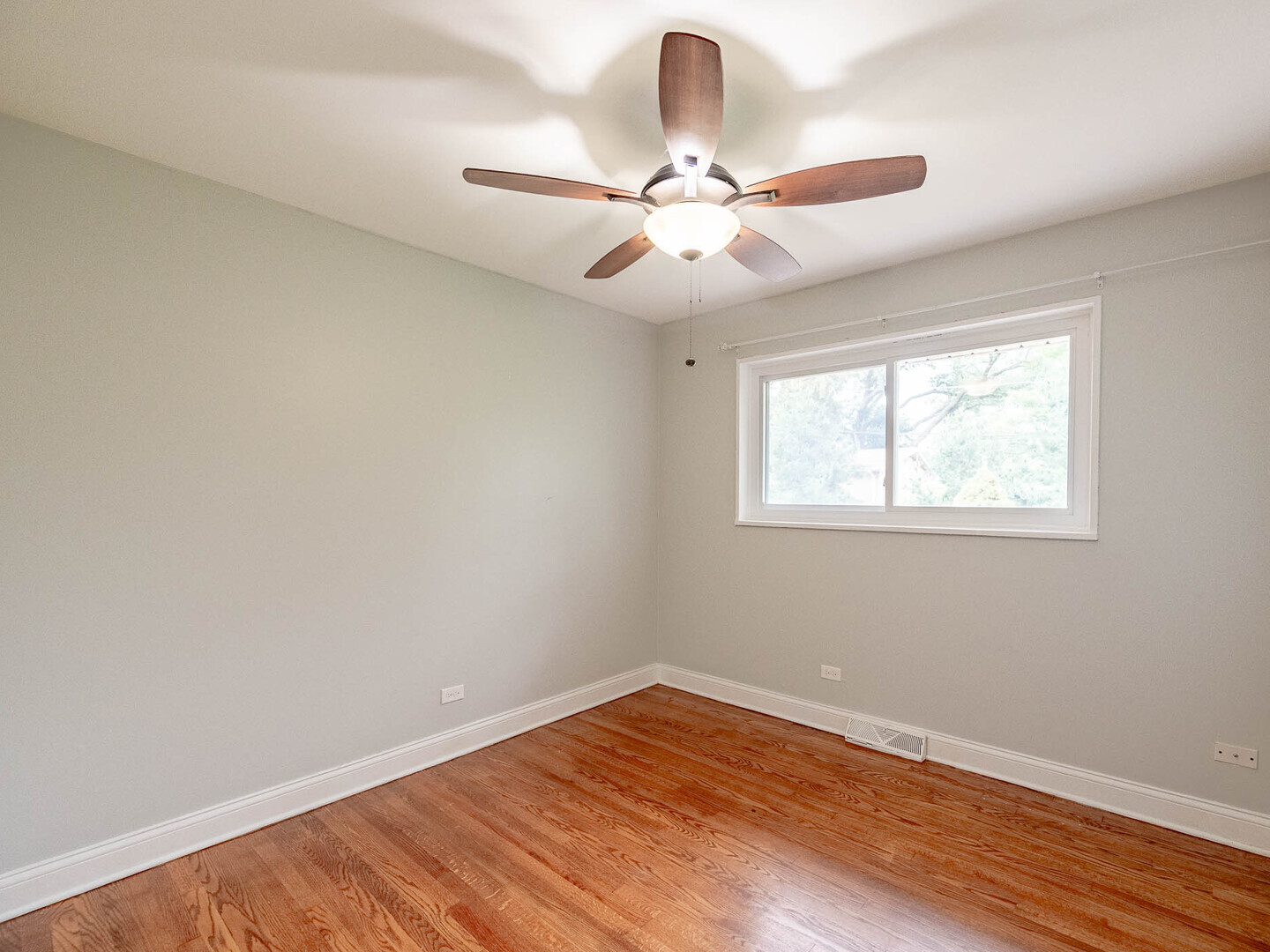 454 E Park Avenue, Elmhurst, IL 60126
