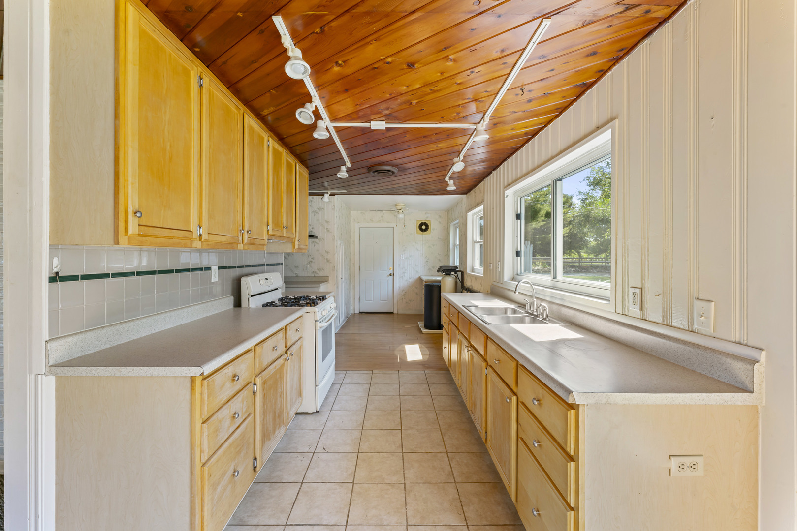 4501 E Kuhn Road, Richmond, IL 60071