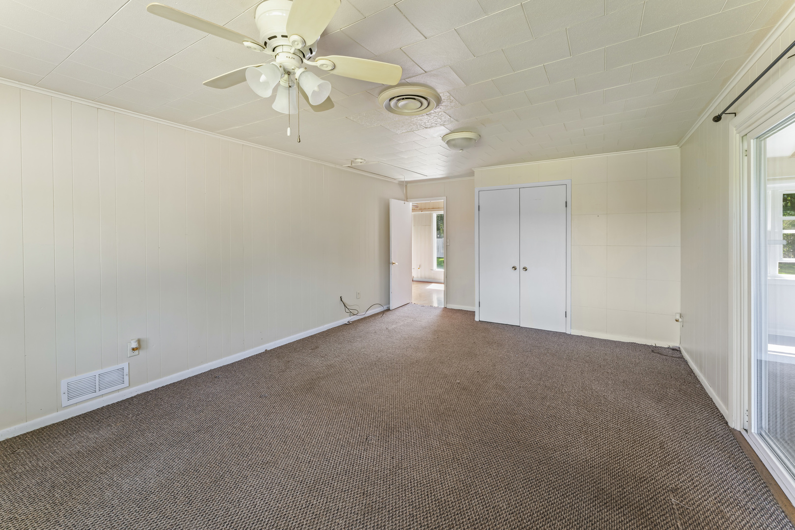 4501 E Kuhn Road, Richmond, IL 60071