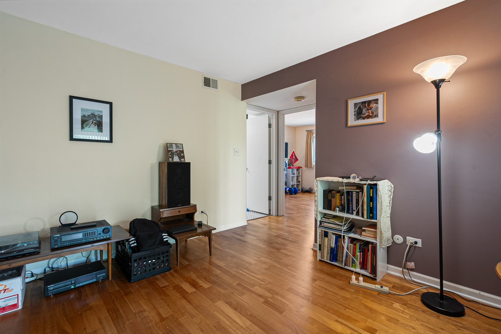 8996 Archer Avenue #2D, Willow Springs, IL 60480