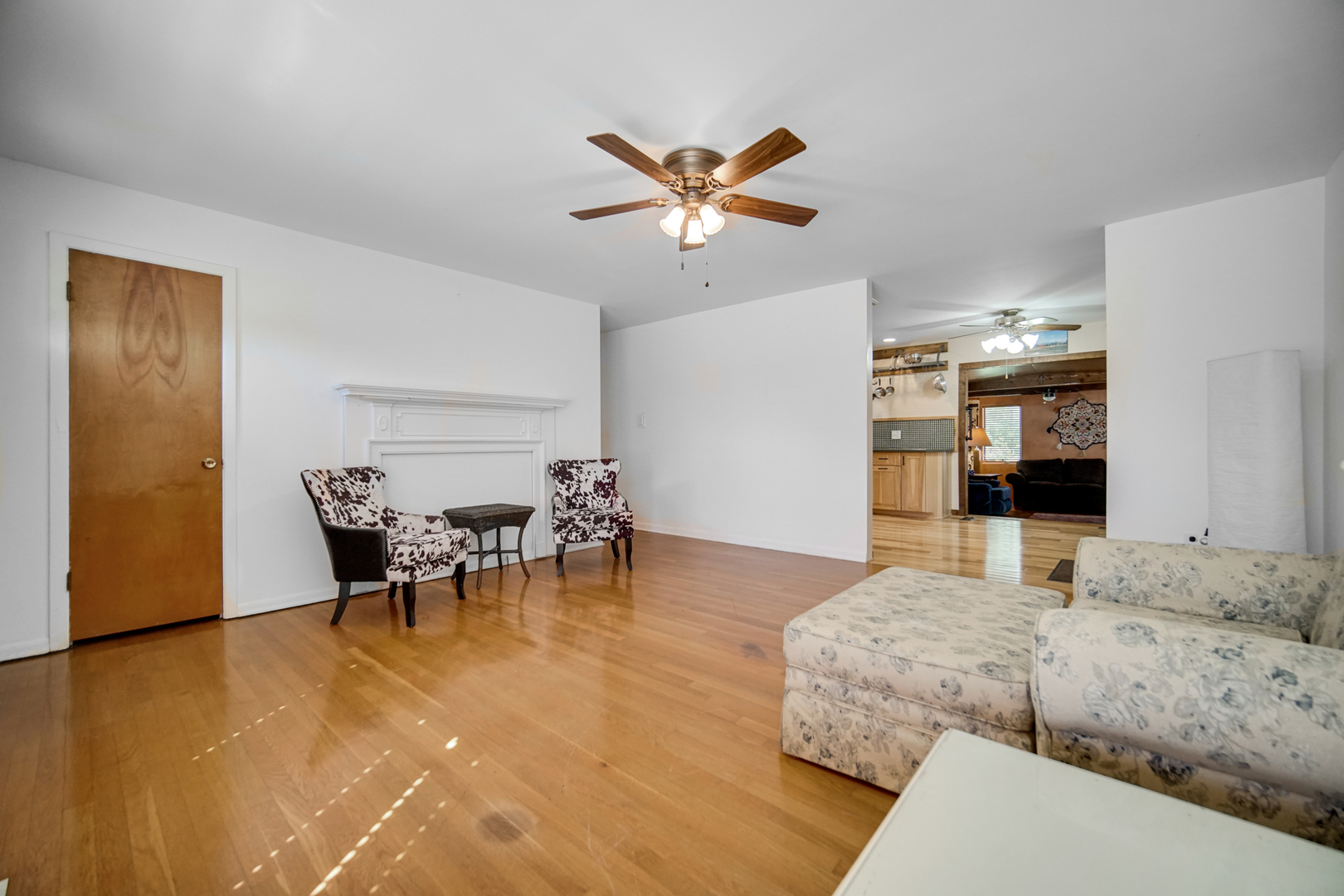 13209 E Playfield Drive, Crestwood, IL 60418