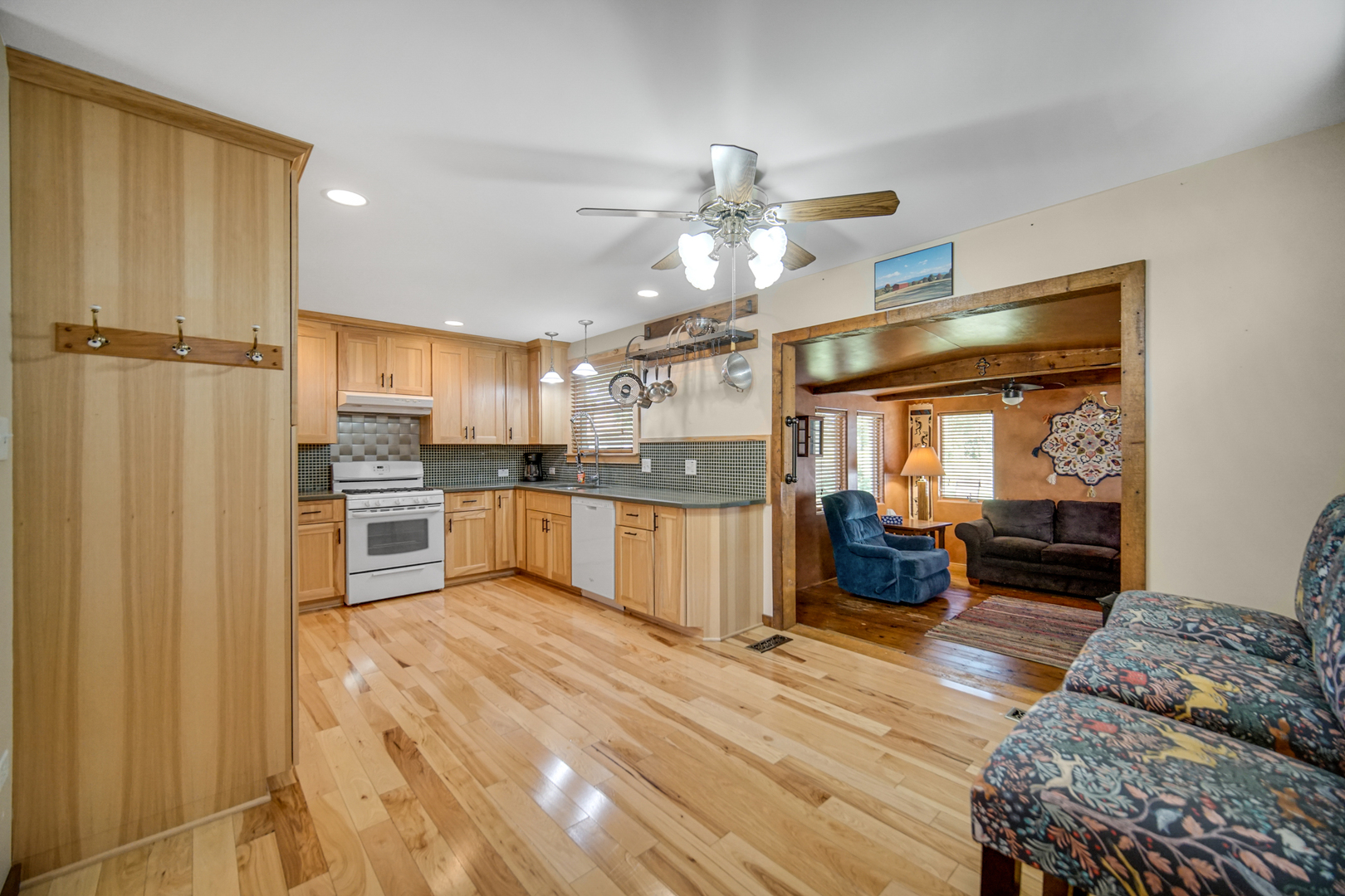 13209 E Playfield Drive, Crestwood, IL 60418