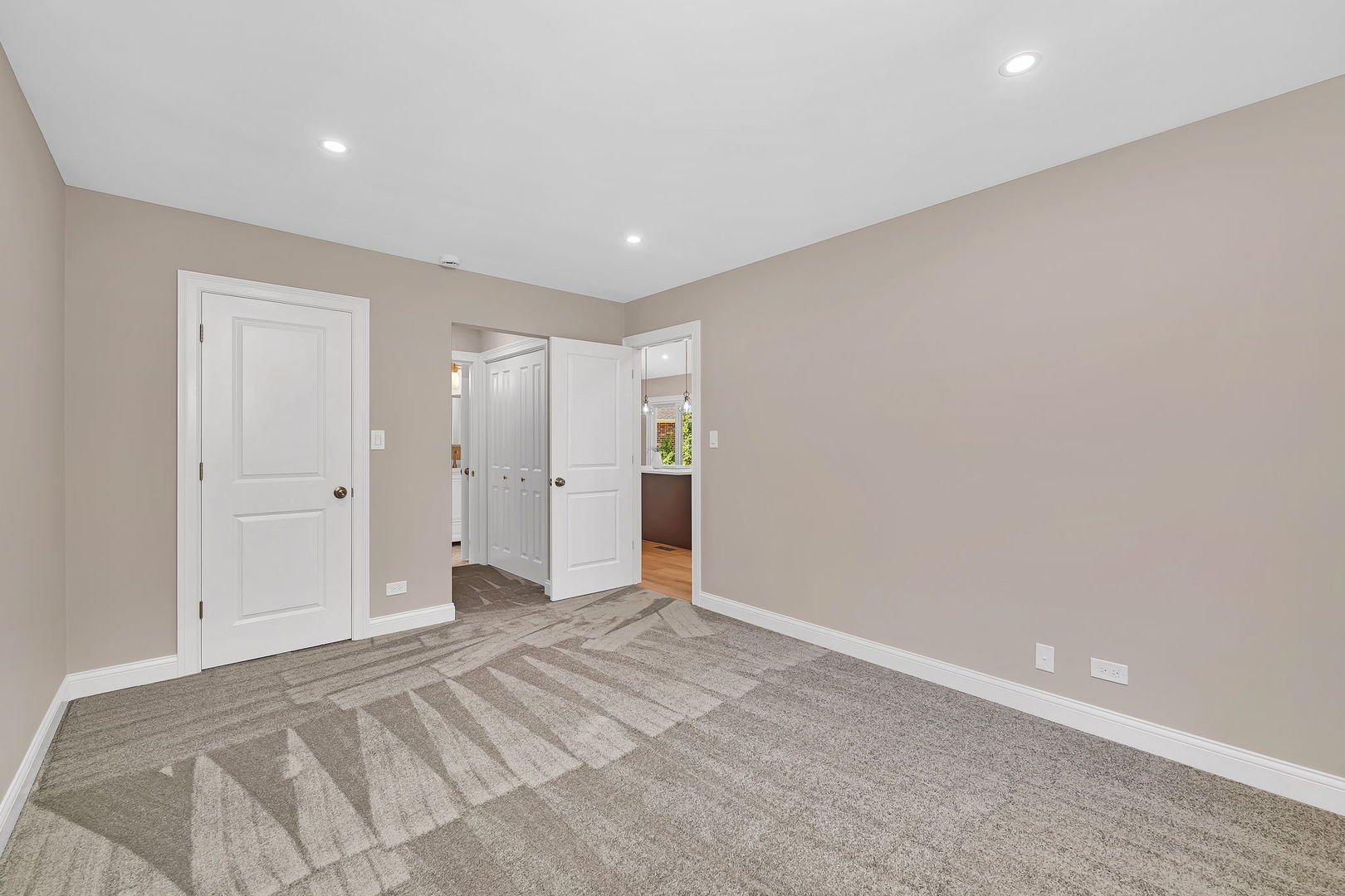 1520 Lighthouse Drive, Naperville, IL 60565