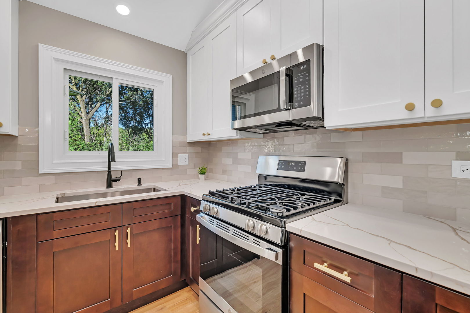 1520 Lighthouse Drive, Naperville, IL 60565