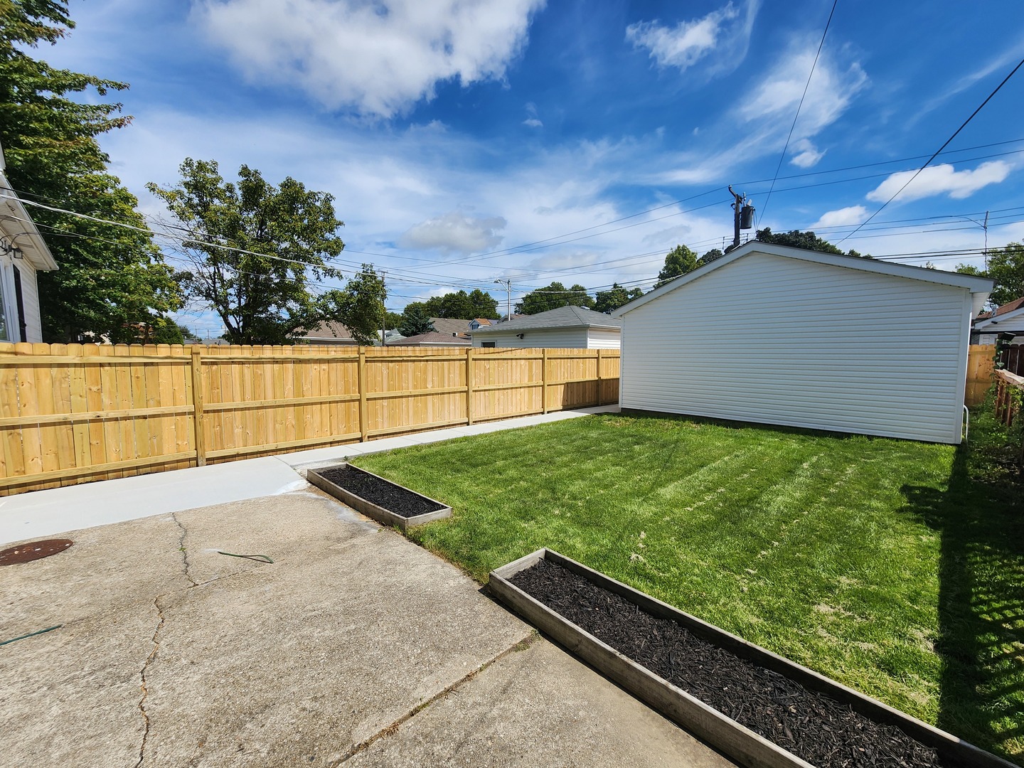 4055 N Marmora Avenue, Chicago, IL 60634