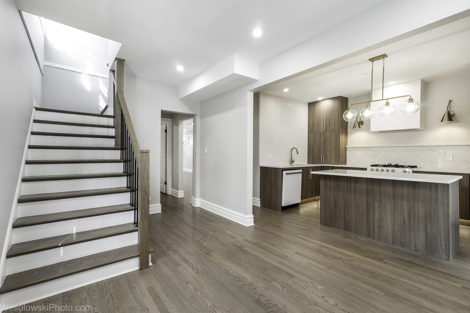 4055 N Marmora Avenue, Chicago, IL 60634