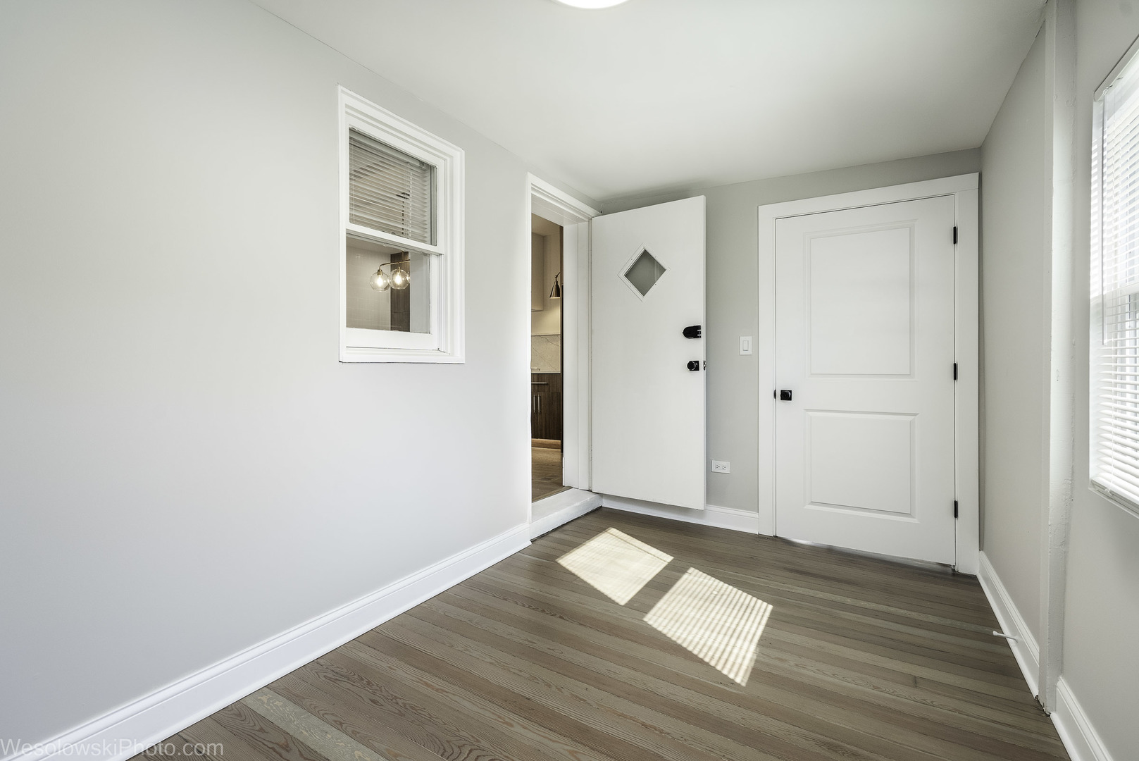 4055 N Marmora Avenue, Chicago, IL 60634