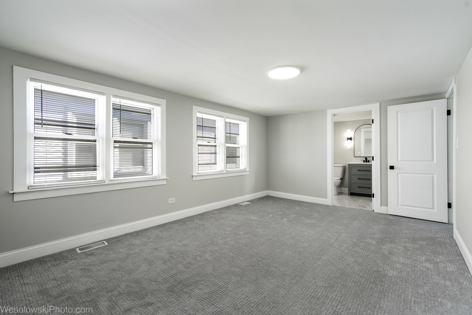 4055 N Marmora Avenue, Chicago, IL 60634