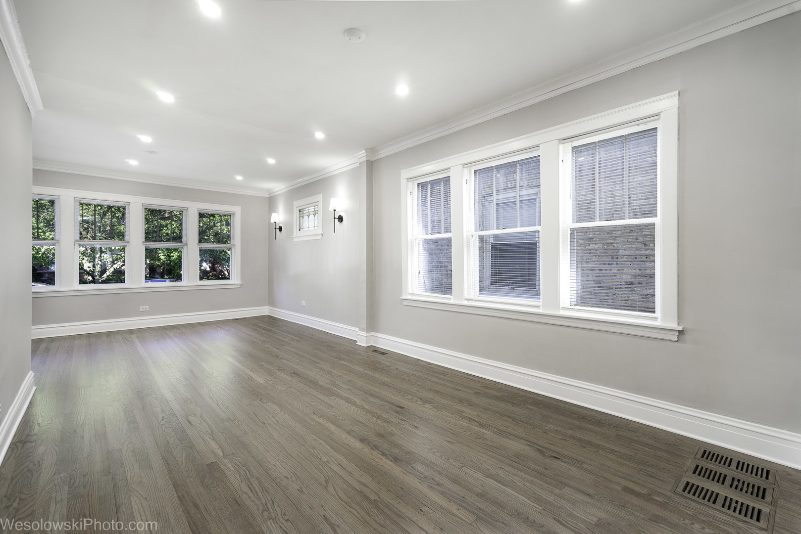 4055 N Marmora Avenue, Chicago, IL 60634