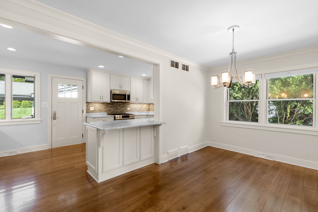 5726 Carpenter Street, Downers Grove, IL 60516