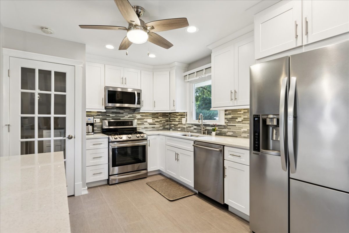5518 Wilcox Avenue, Downers Grove, IL 60516